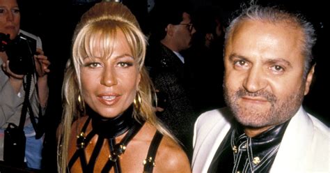 asesinato de gianni versace|Gianni Versace y su pareja.